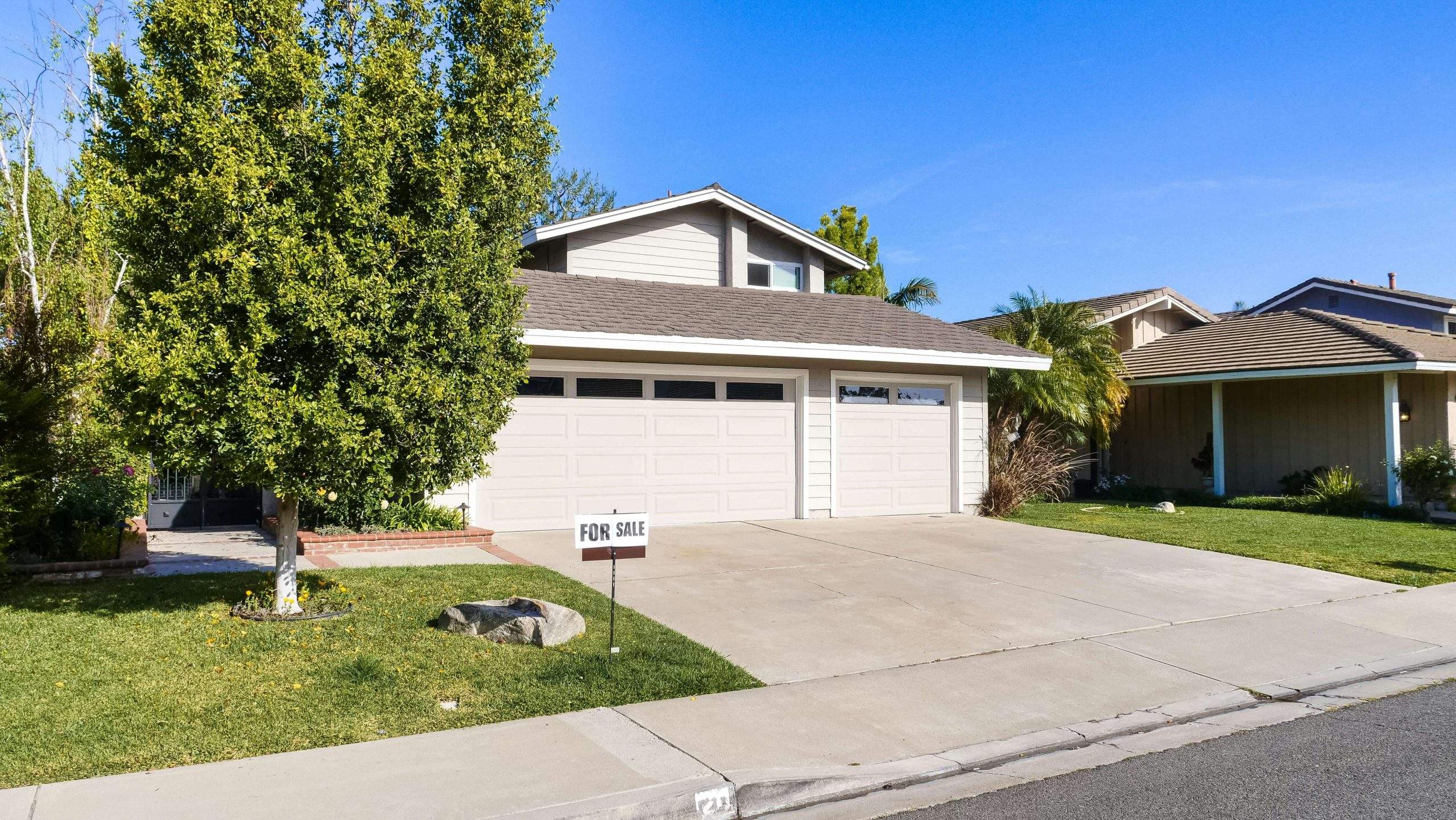 pexels-kindelmedia-7578848 (1) The Ultimate New Home Checklist: Everything You Need to Do