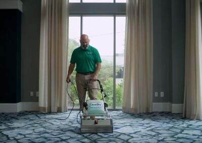 cleaning hotel carpet